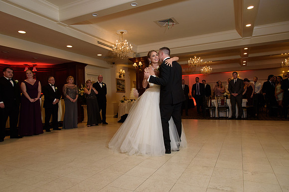 First Dance at the Woodwinds Wedding Venue