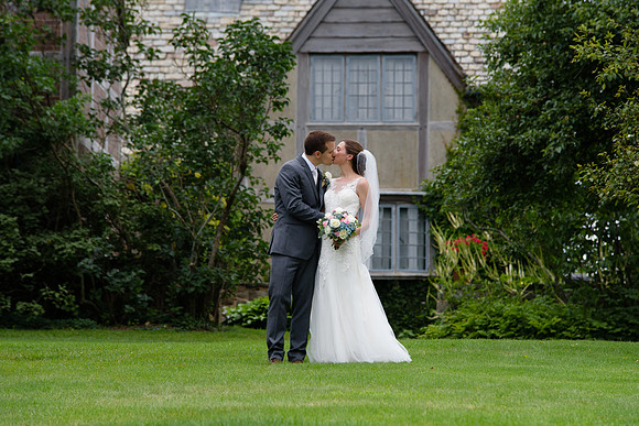 Beautiful Bridal Portaits and wedding at Topsmead State Park, Litchfield Connecticut