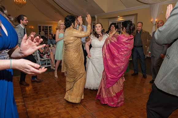 Lavnder and Old Lace wedding ceremony and reception in Mesa Arizona destination wedding