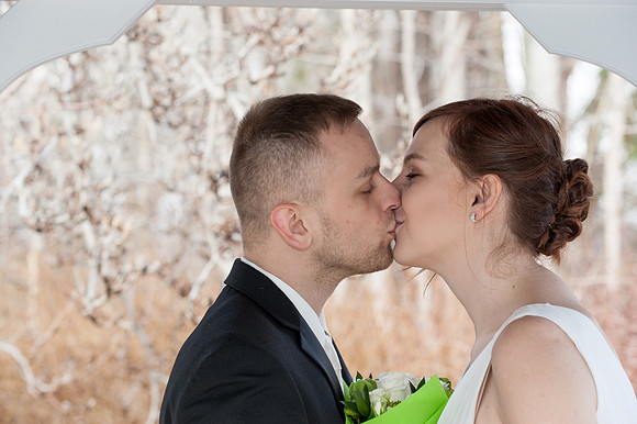 Simple and affordable wedding ceremony and portrait session in Brookfield Connecticut